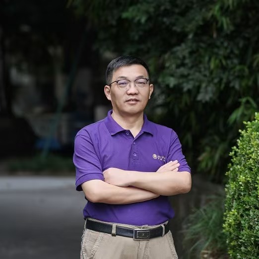 欧冠官方网站创新论坛第一千九百零二讲：Covers of the integers by residue classes and their extensions to groups