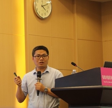 欧冠官方网站创新论坛第一千五百二十九讲：二氧化碳还原分子催化剂