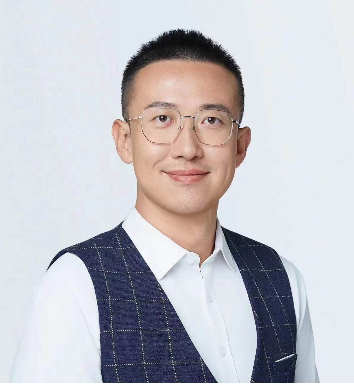 欧冠官方网站创新论坛第一千五百八十九讲：机器学习在材料模拟设计中的应用研究