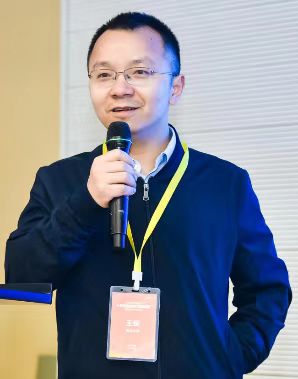 欧冠官方网站创新论坛第一千三百九十讲：Floquet engineering symmetry-breaking and topological states under light irradiation