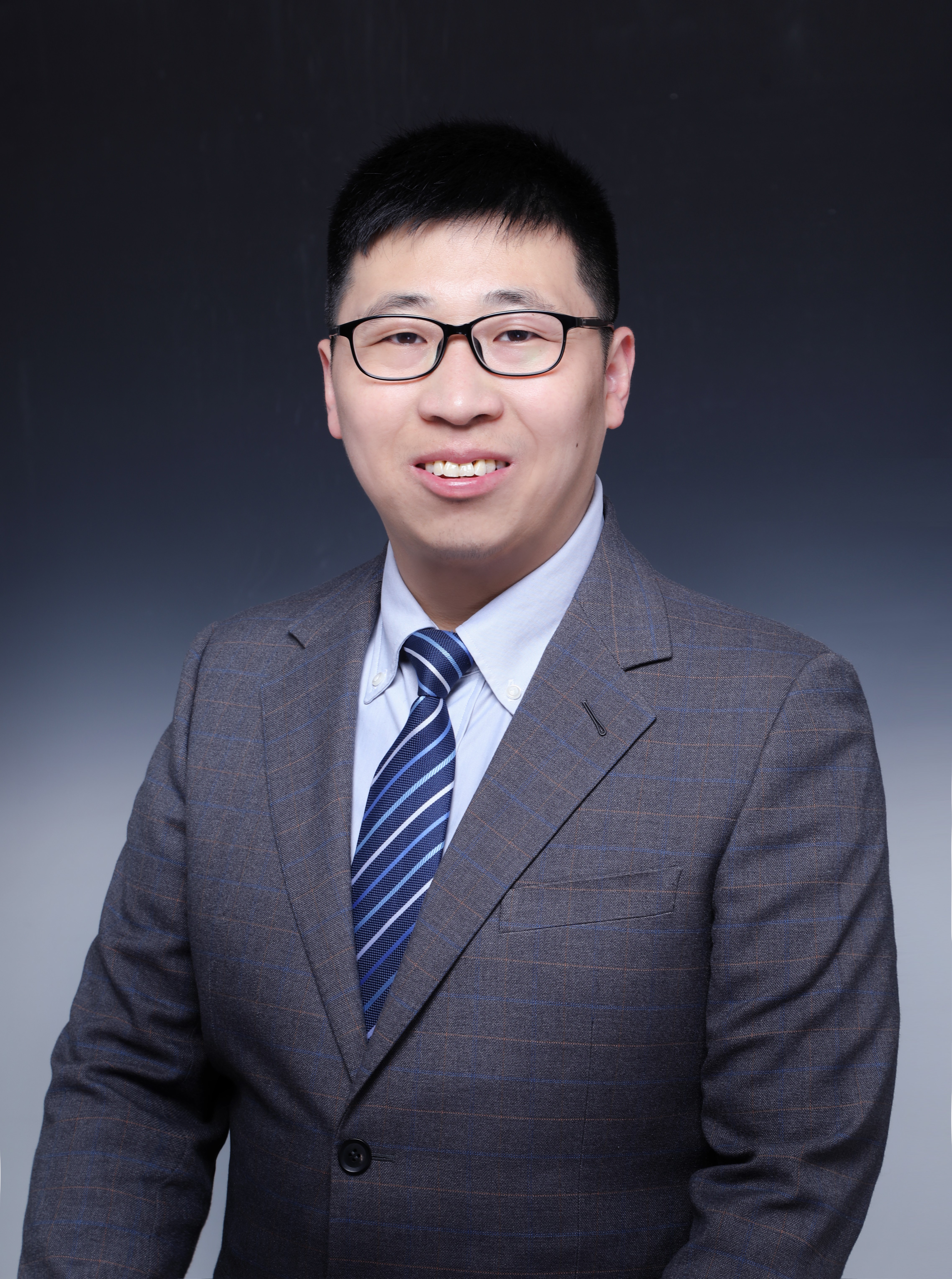 欧冠官方网站创新论坛第一千七百七十四讲：结构明确碳（新型）同素异形体人工全合成初探