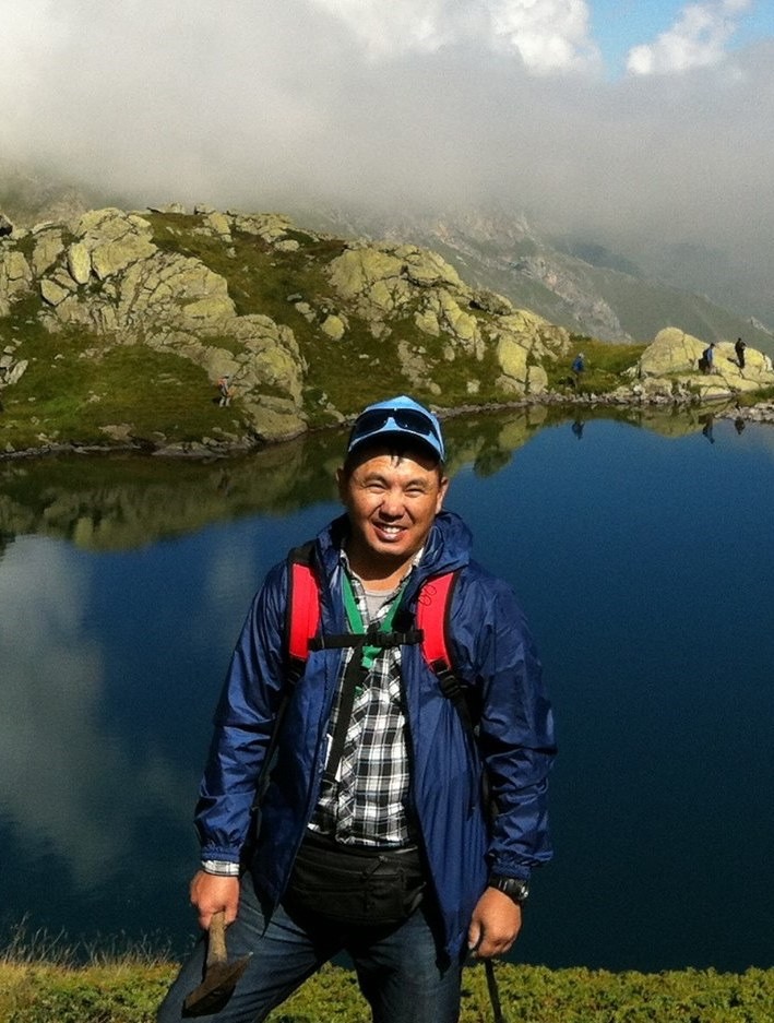 欧冠官方网站创新论坛第一千八百三十八讲：Tectonic evolution of the high-and ultrahigh-pressure (HP-UHP) metamorphic complexes, Kyrgyz Tianshan Mts.