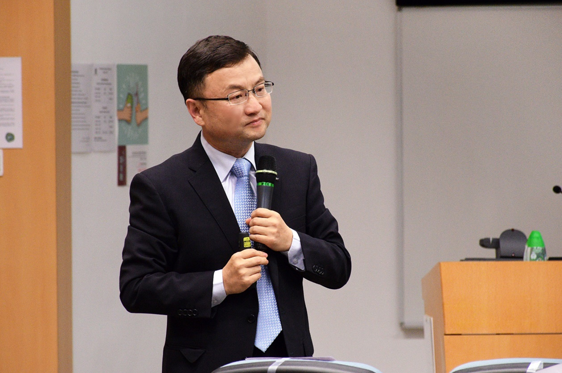 欧冠官方网站创新论坛第一千五百四十二讲：Organometallic Macrocycles, Catenanes and Their Application